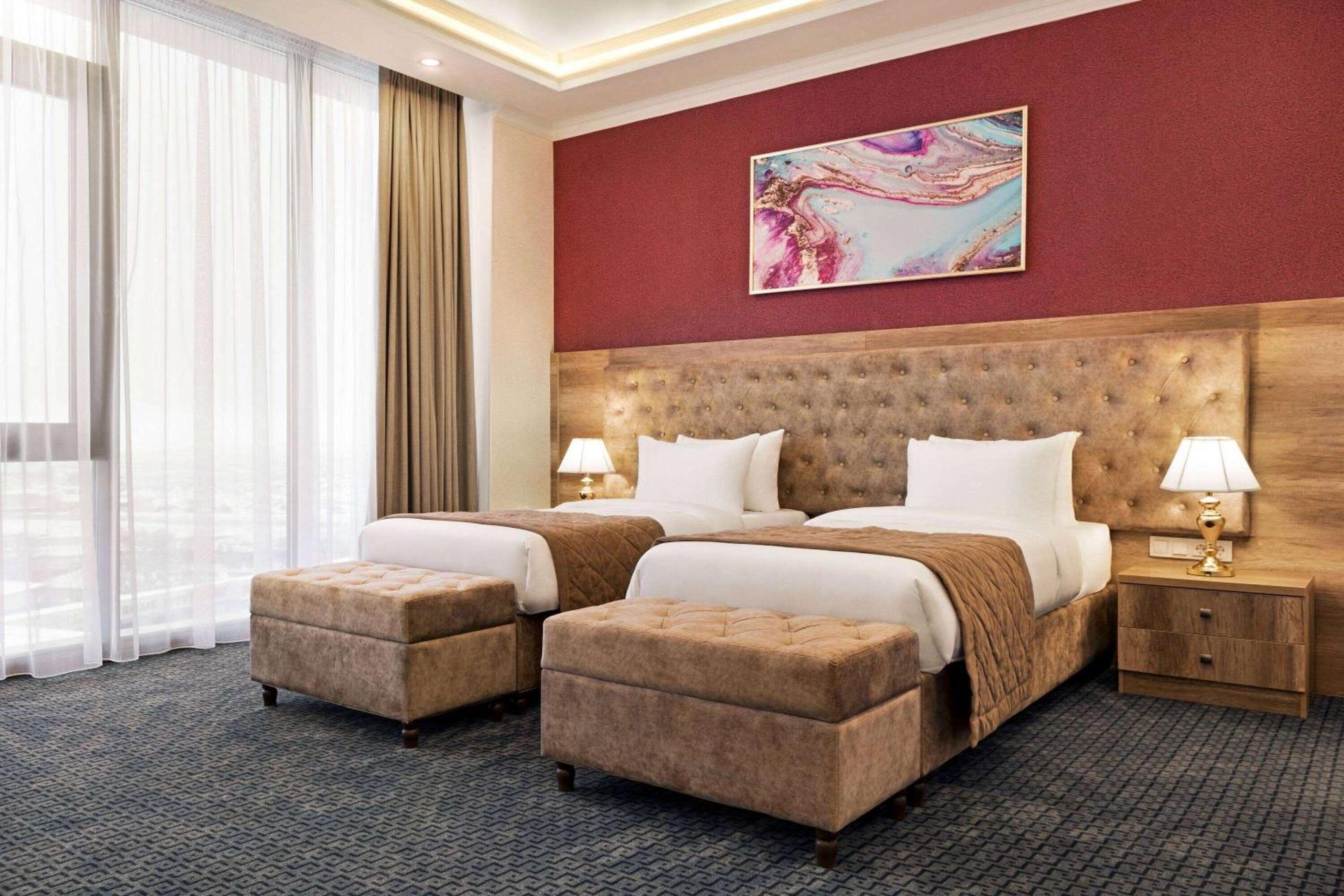 מלון Ramada By Wyndham שימקנט מראה חיצוני תמונה