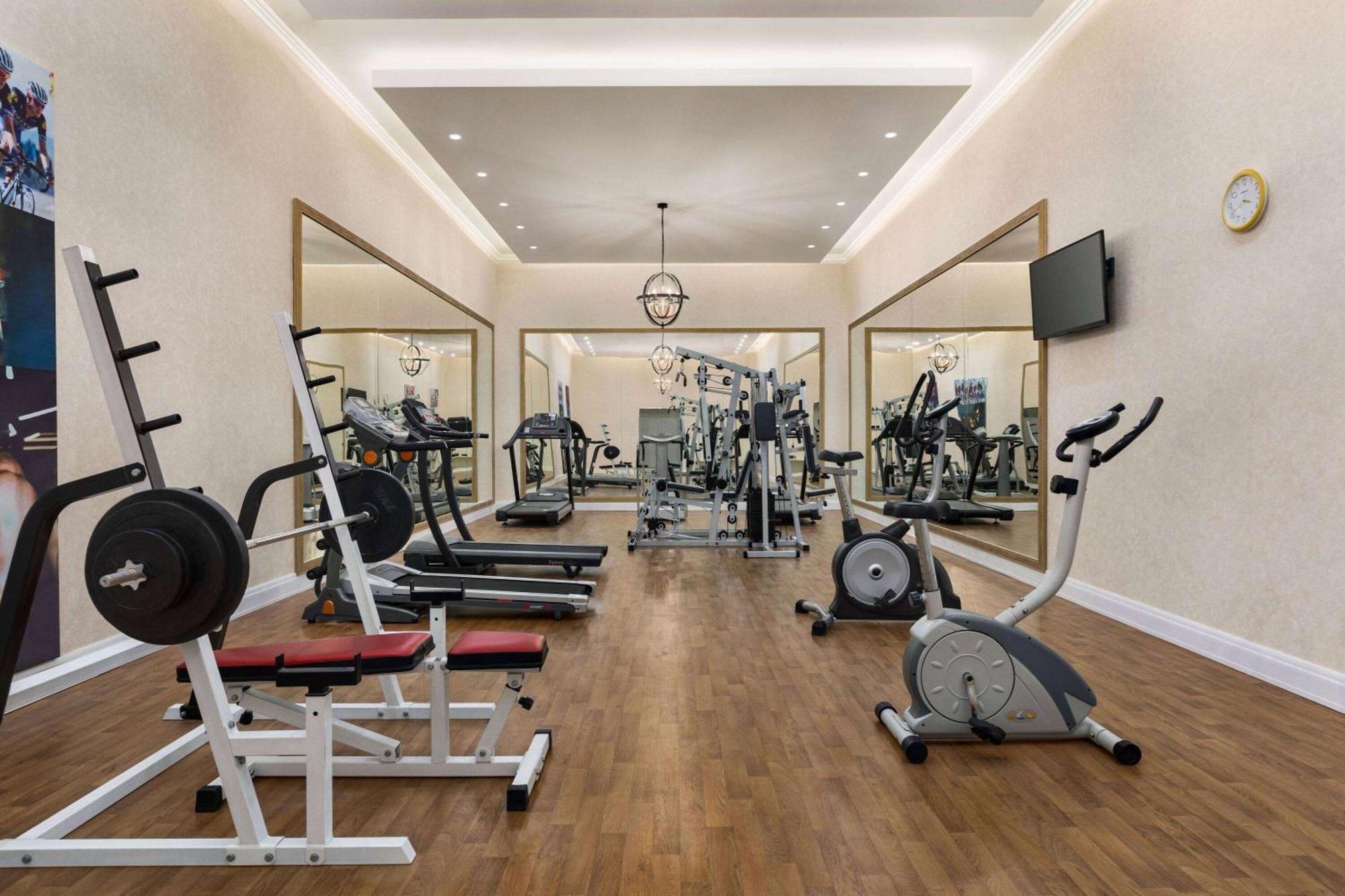 מלון Ramada By Wyndham שימקנט מראה חיצוני תמונה